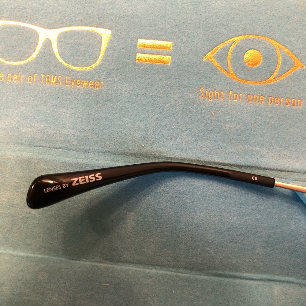 TOMS 60mm Blue Lens Sunglasses NWT - Picture 11 of 13